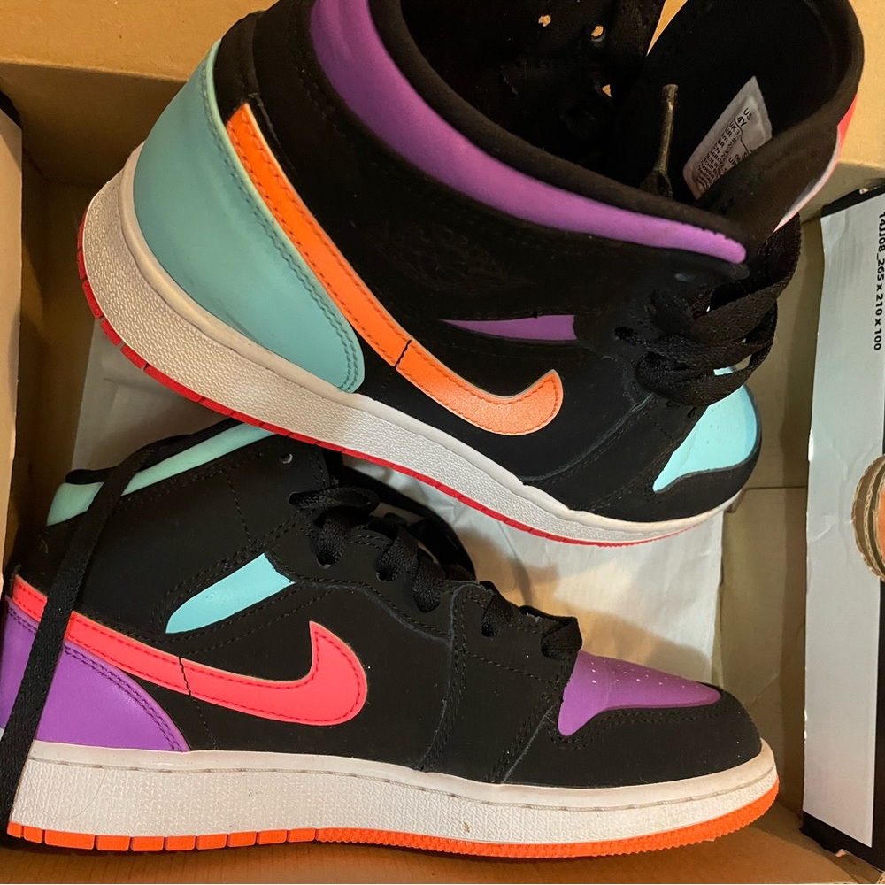 Air Jordan 1 Mid